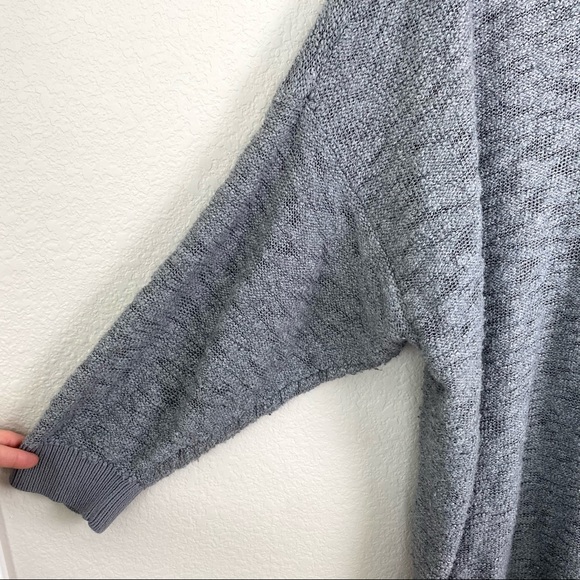Torrid Gray 3/4 Sleeve V-neck Sweater Size 4 - Picture 4 of 8